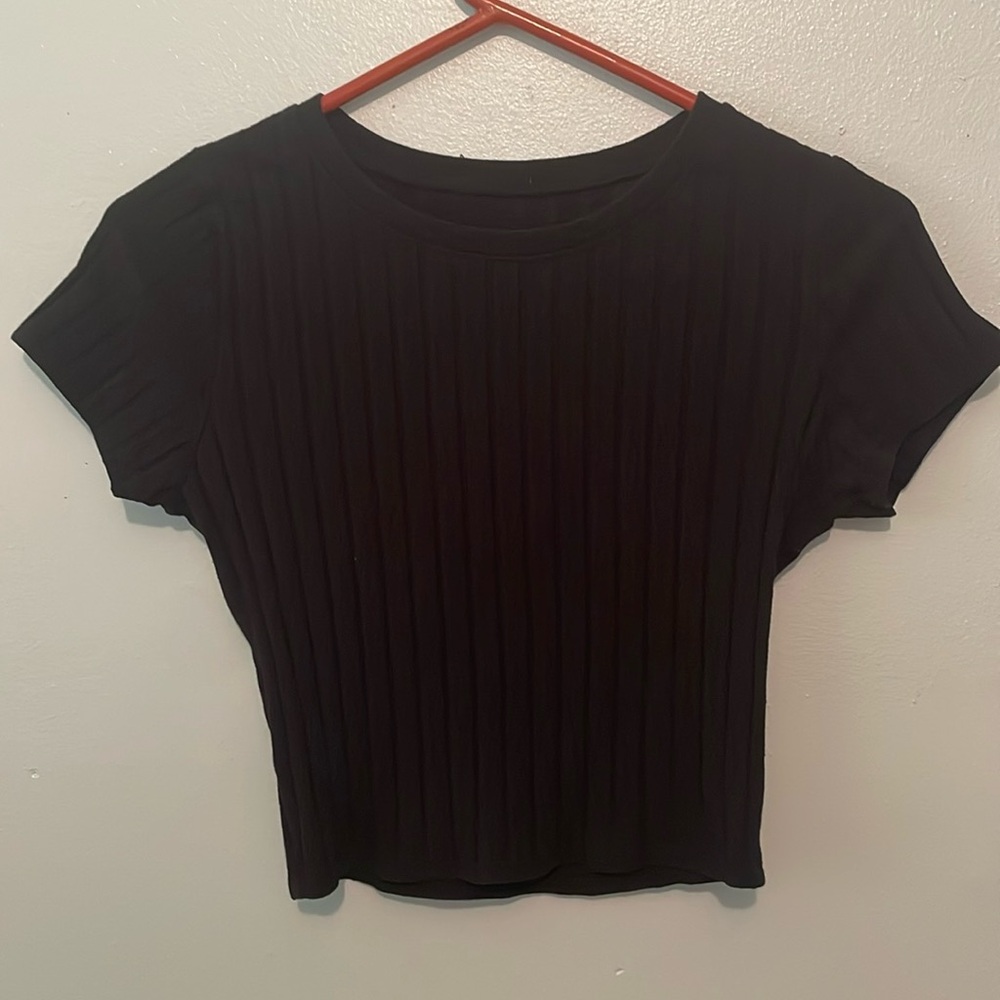 Small Black Croptop